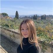 Studentessa del quarto anno di giurisprudenza si offre come insegnante di diritto per ragazzi del liceo e dei primi due anni dell’università